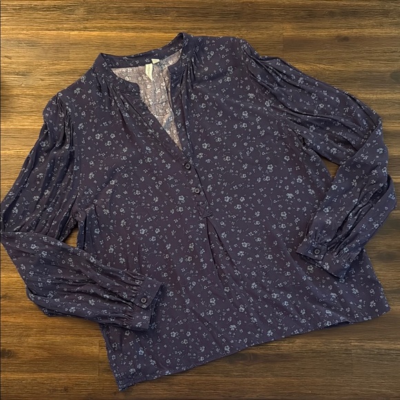 Treasure & Bond Tops - Treasure & Bond Blue Floral Long Sleeve Button Front Blouse Medium